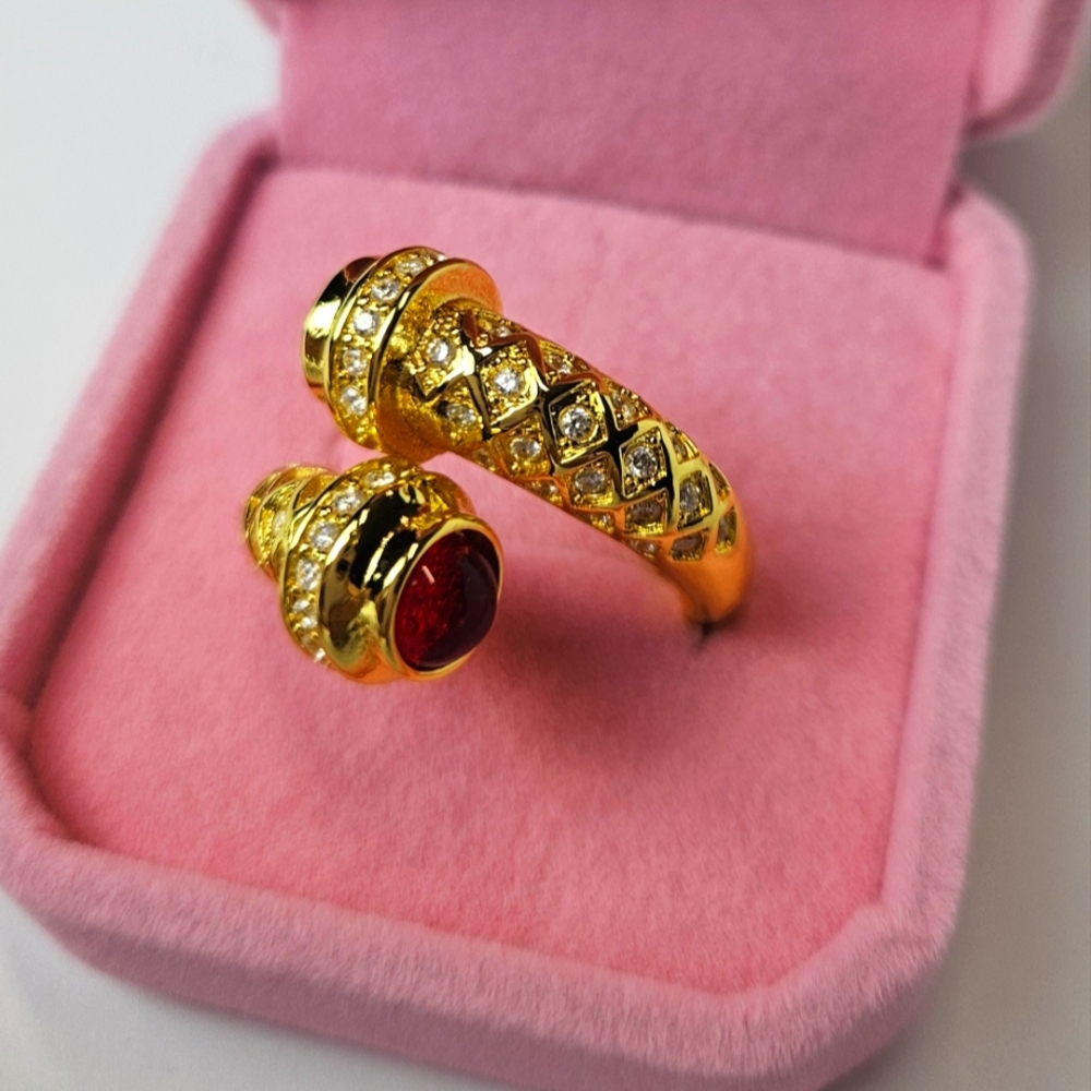 Elegant Gold Tone, Red/Emerald Gemstone Ring (NWOT)